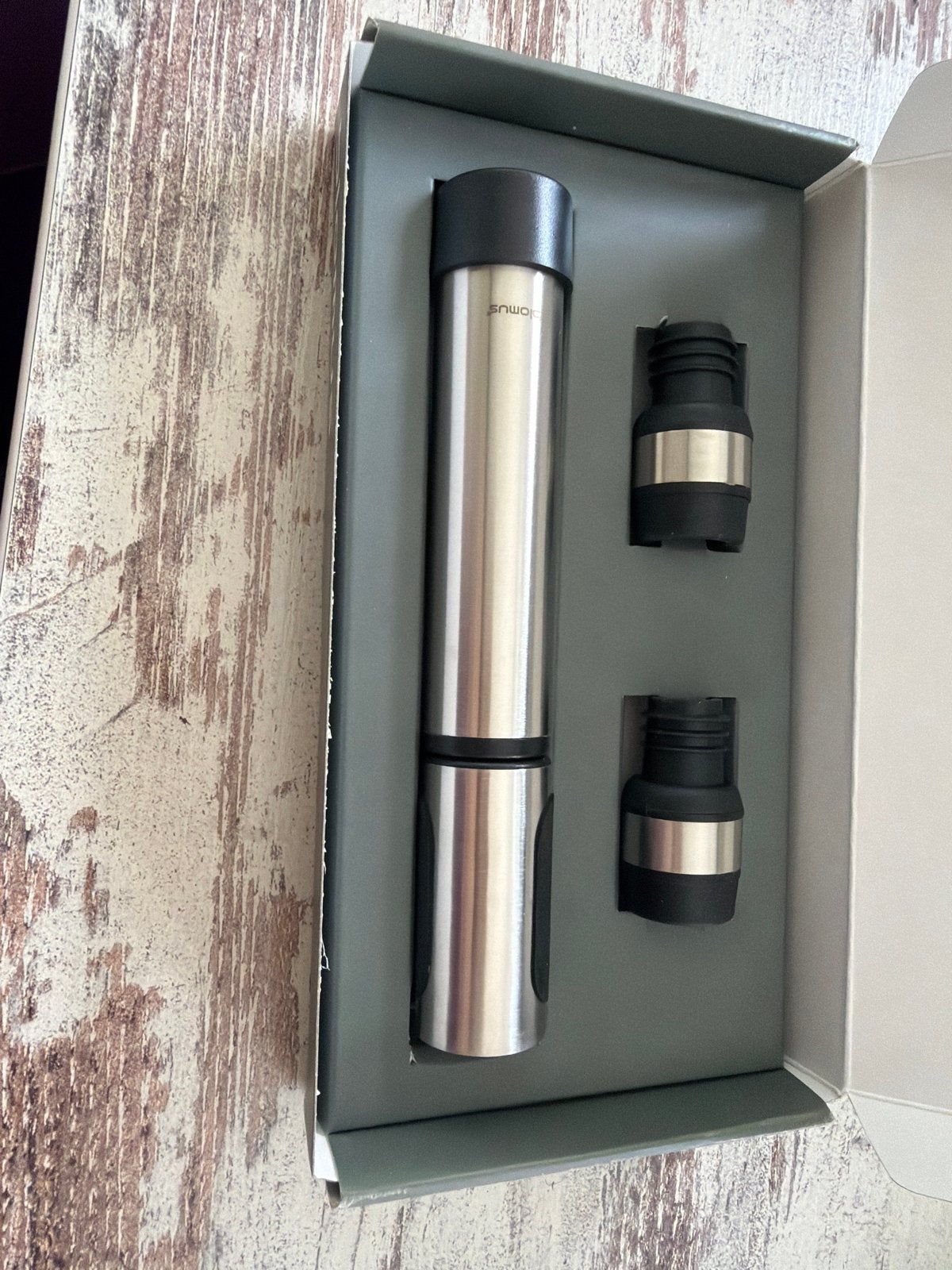Blomus Wijn Vacuümpomp met 2 Aroma Stoppers, Overige typen, Zilver, Ophalen of Verzenden, Zo goed als nieuw