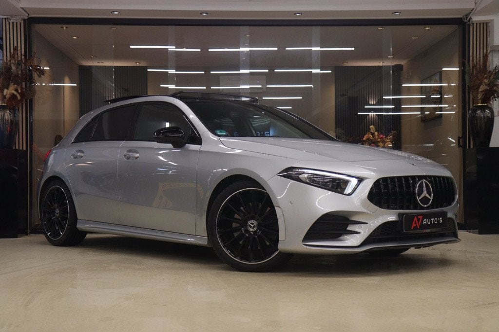 Mercedes-Benz A-klasse 250 AMG Line PANO/CARPLAY/SFEER/ACC/C, Automaat, 15 km/l, Gebruikt, Leder
