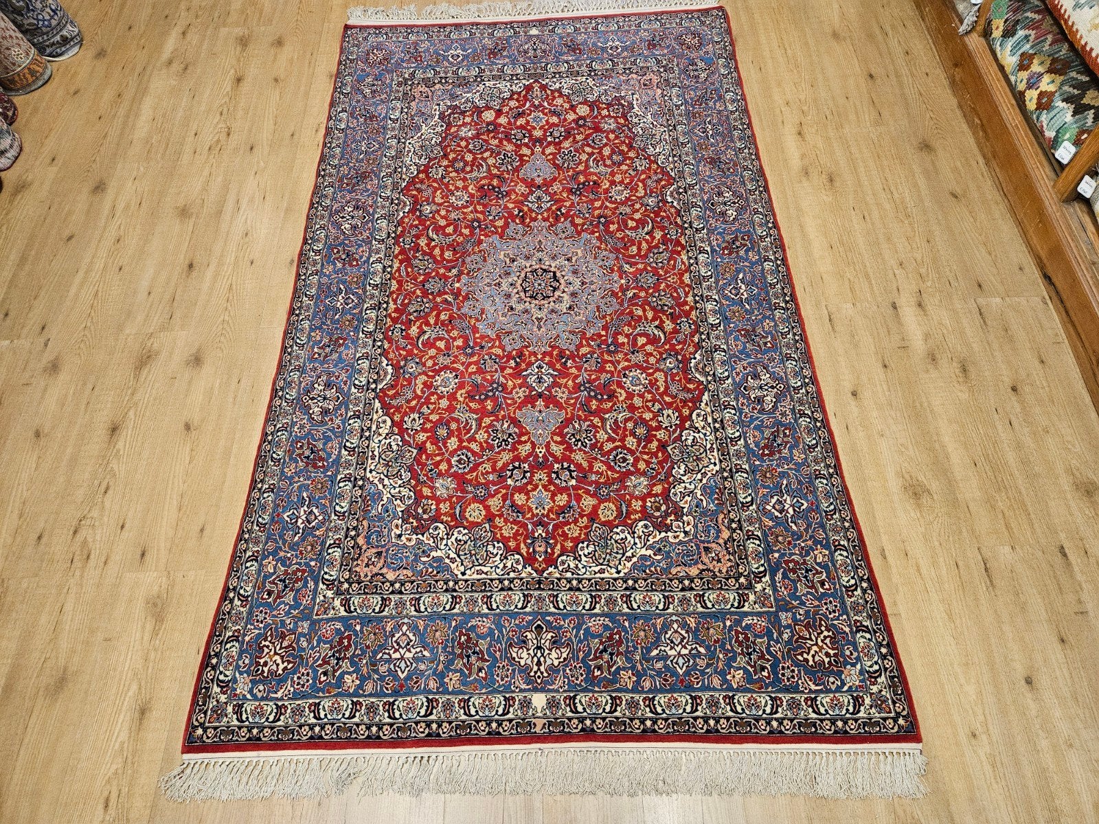 Vintage handgeknoopt perzisch tapijt isfahan 258x140, Info@SlatsAntiek.nl, Tweedehands, 100 tot 150 cm, Perzisch