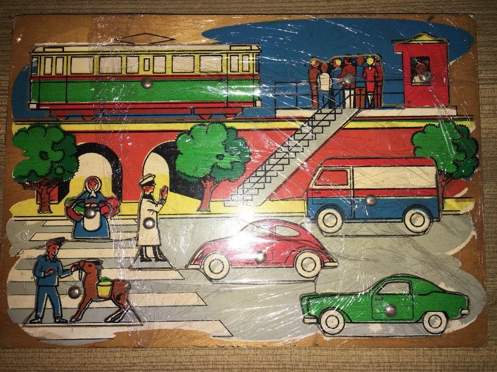 Houten insteekpuzzel jaren 60 met VW Kever tram sportwagen, Ophalen of Verzenden