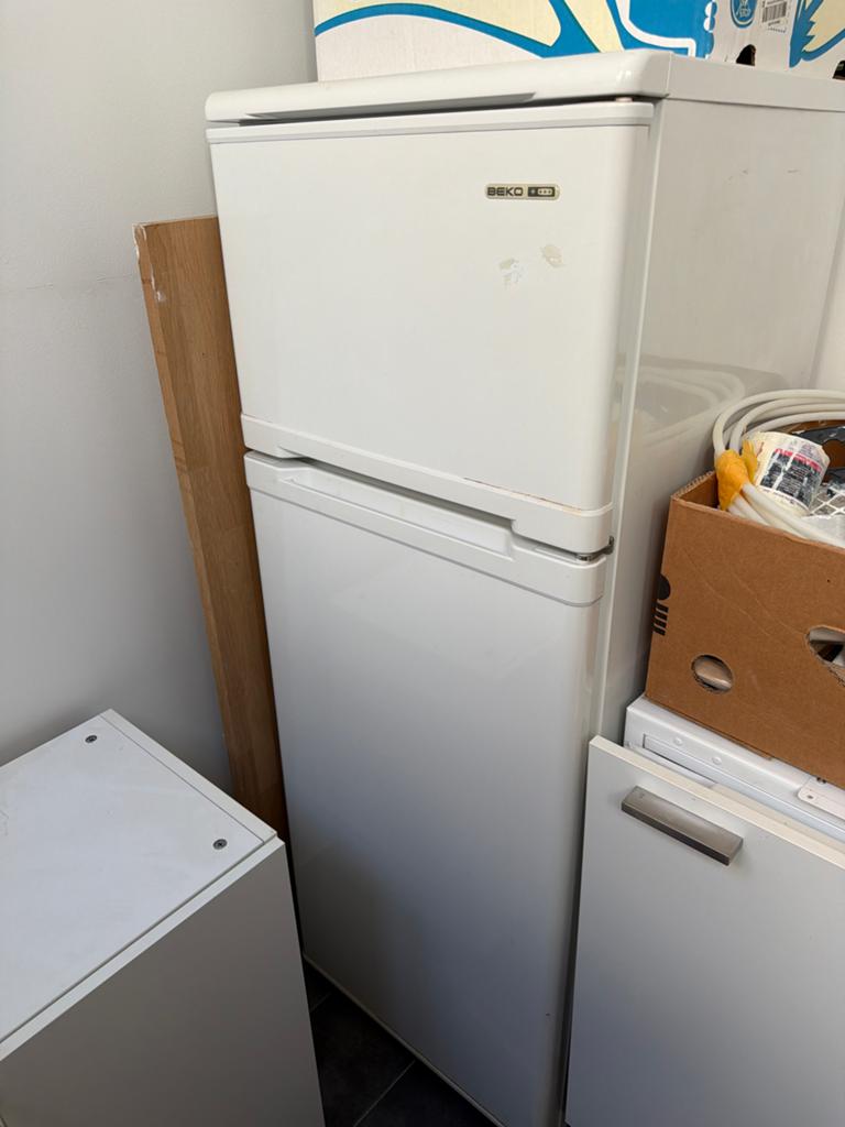Gratis! Beko koelkast met vriesvak - Gebruikt, Witgoed en Apparatuur, Koelkasten en IJskasten, 150 tot 200 liter, Gebruikt, Ophalen of Verzenden