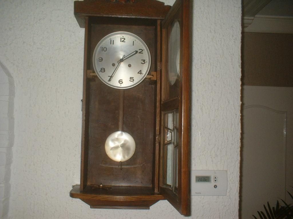 antieke klok wand/ hang klok met geslepen glas hoogte, Antiek en Kunst, Antiek | Klokken, Ophalen