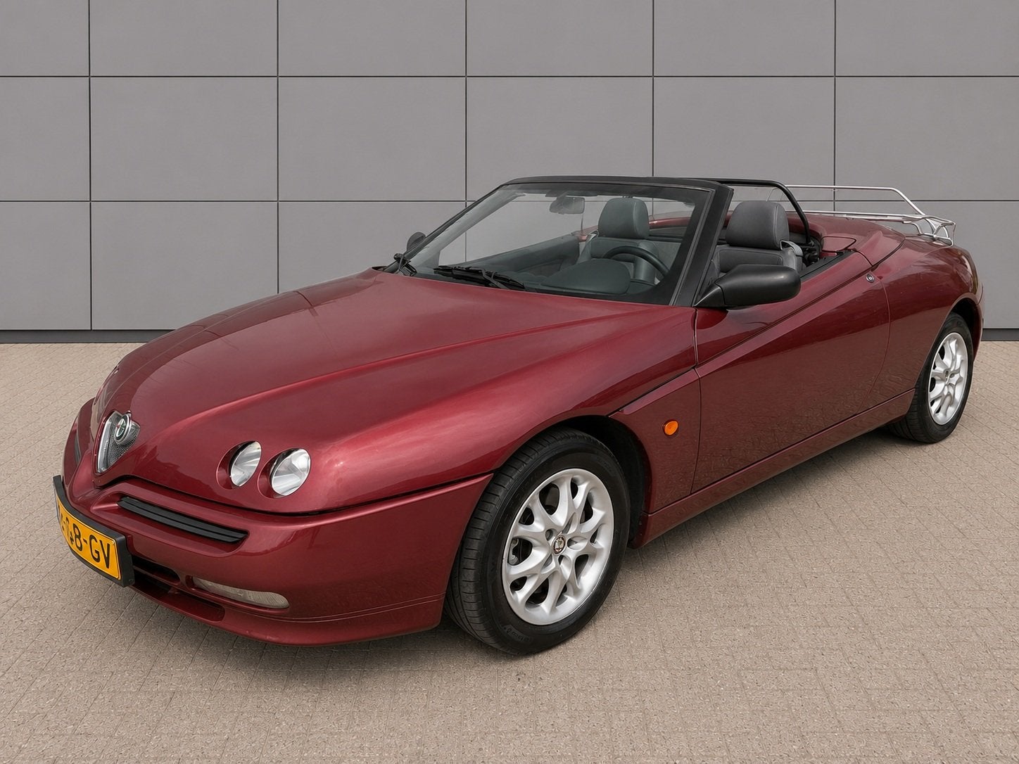 Alfa Romeo Spider 1.8-16V T.Spark Leer/Airco/LMV (bj 2000), Auto's, Oldtimers, Voorwielaandrijving, 145 pk, Zwart, Cabriolet