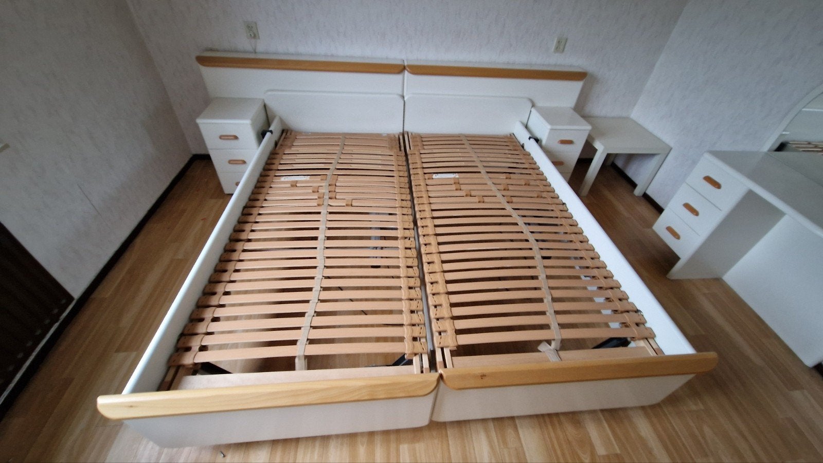 Verstelbare lits-jumeaux met nachtkastjes en kaptafel, Ophalen, Wit, Tweepersoons, 180 cm