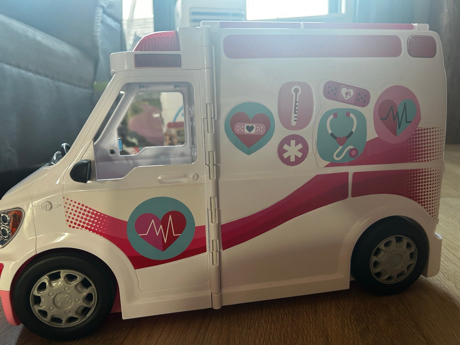 Barbie Care Clinic Ambulance Speelset, Ophalen of Verzenden, Zo goed als nieuw, Meisje