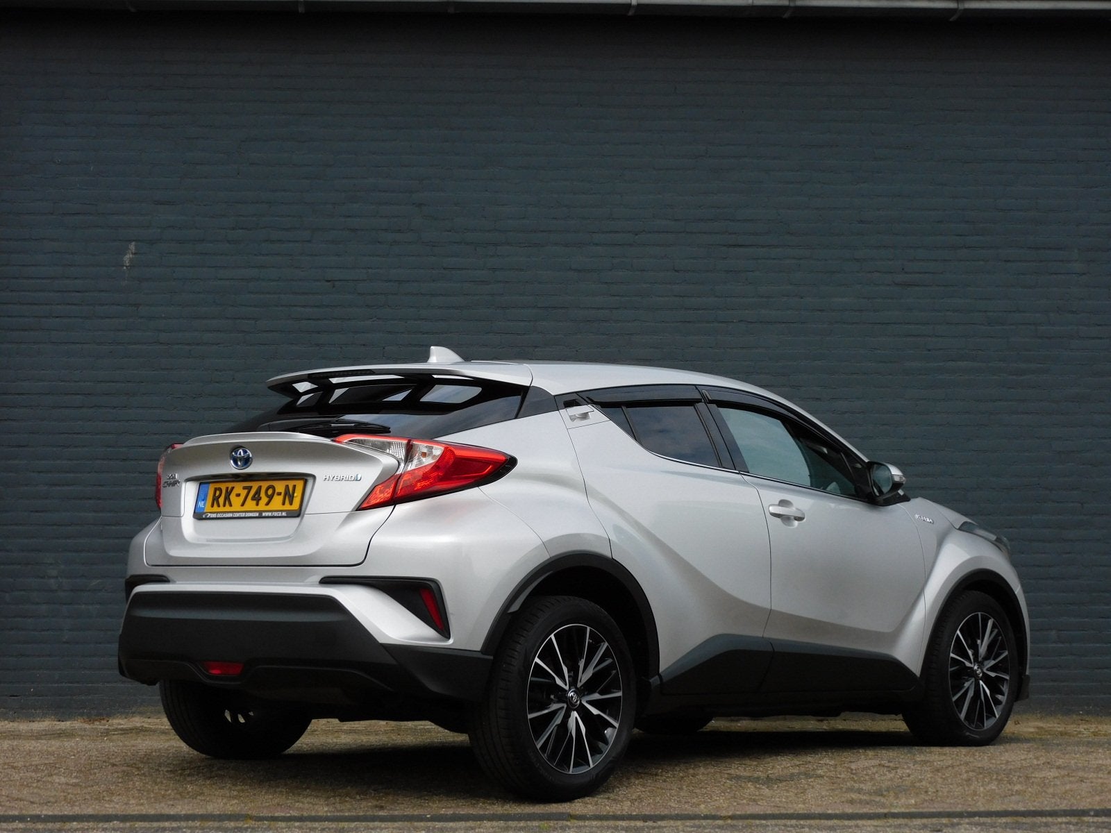 Toyota C-HR 1.8 Hybrid Dynamic TOPSTAAT! CAMERA! STOELVERWAR, Stof, 4 cilinders, 26 km/l, Hybride Elektrisch/Benzine