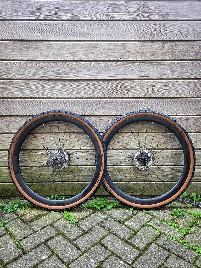 Bontrager Aeolus Pro 37V Disc TLR, Fietsen en Brommers, Wiel, Gravelbike, Ophalen of Verzenden, Zo goed als nieuw