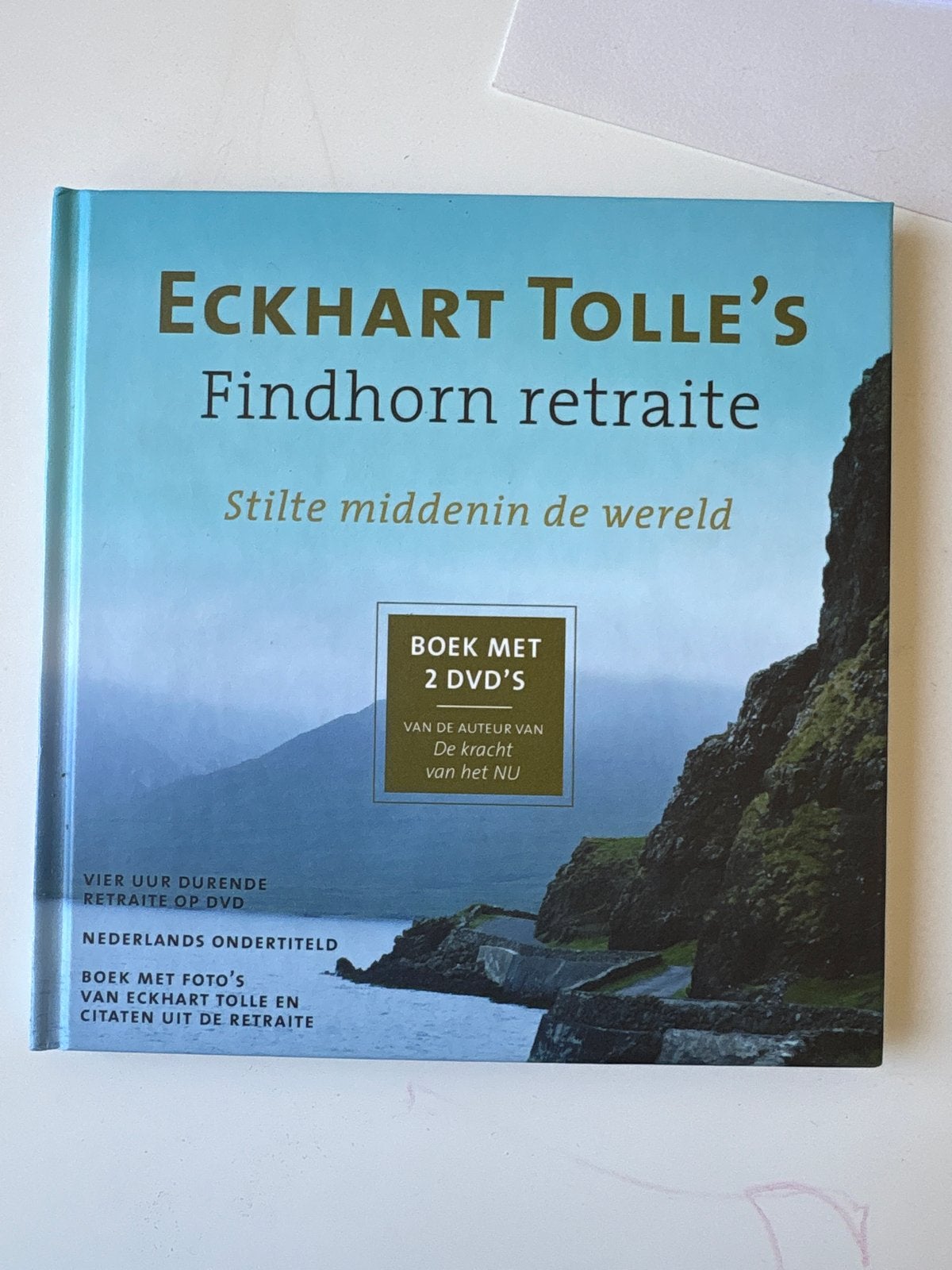 Eckhart Tolle's Findhorn retraite, Achtergrond en Informatie, Spiritualiteit algemeen, Ophalen of Verzenden, Zo goed als nieuw