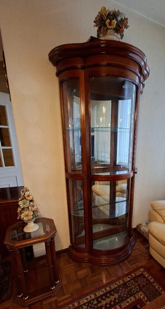 Elegante Notenhouten Buik Vitrinekast met Verlichting, Huis en Inrichting, Ophalen, 100 tot 150 cm, Klassiek, 25 tot 50 cm