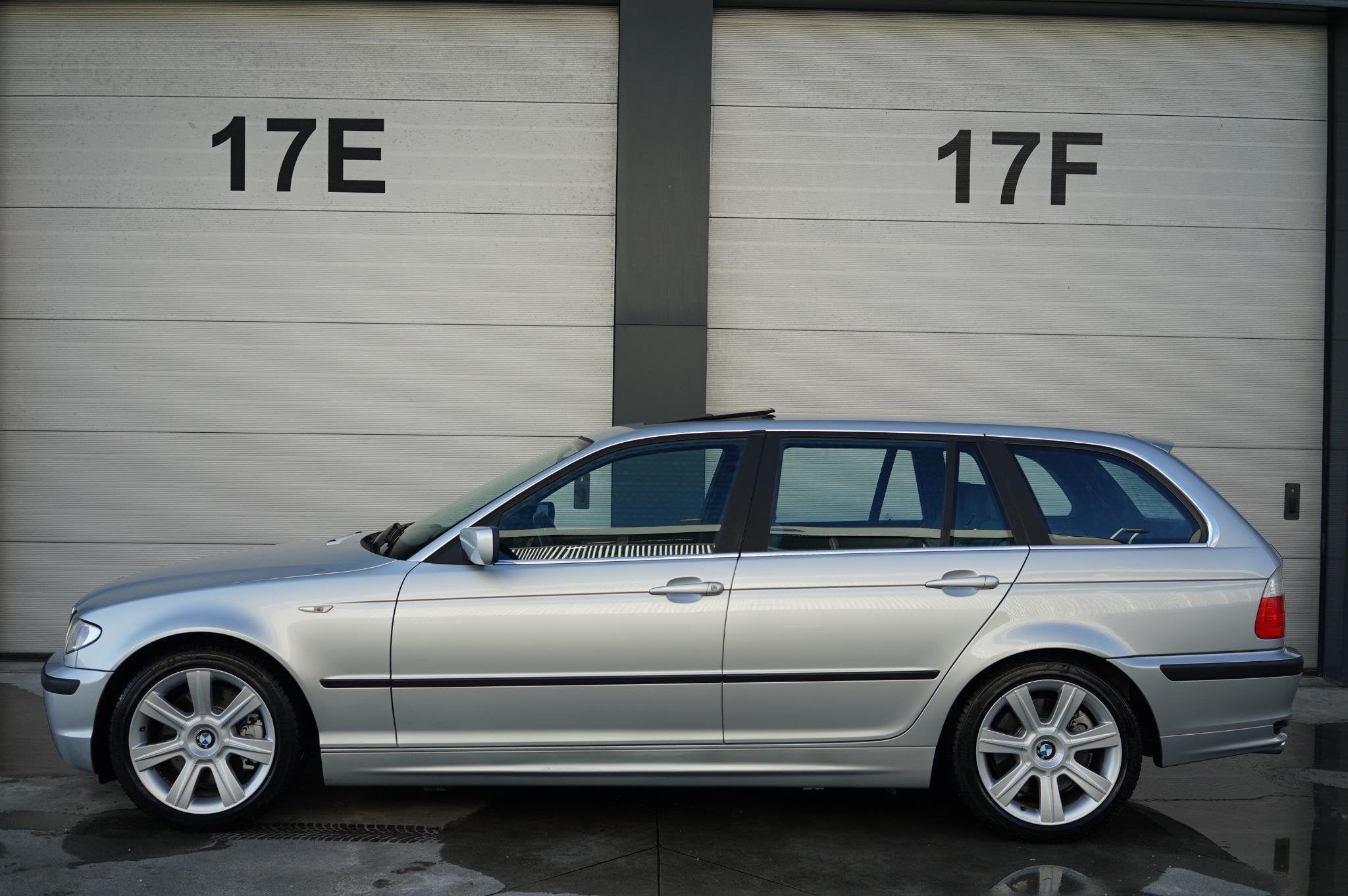BMW 3-serie Touring 330i Executive Individual-Let op:94dkm-b, Automaat, Dealer onderhouden, Gebruikt, 1435 kg