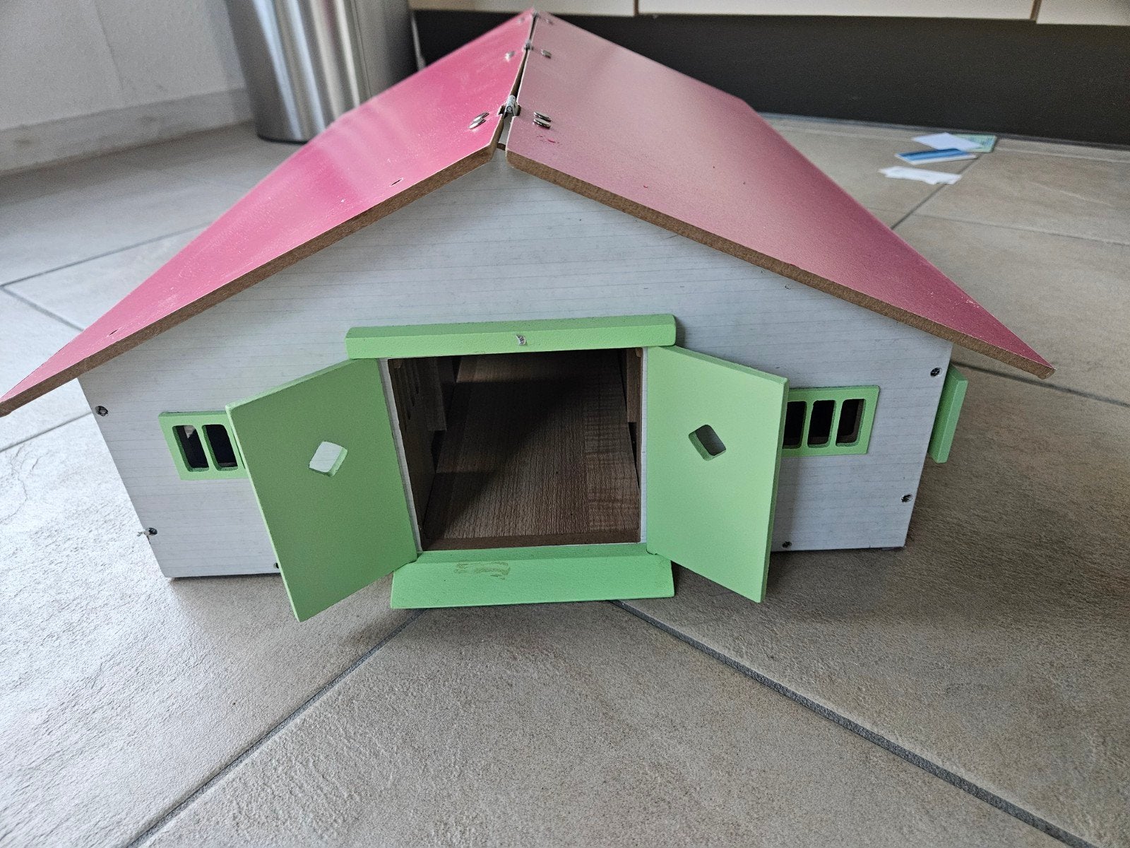 Schleich paardenstal hout zeer goed, 9 stallen, Ophalen