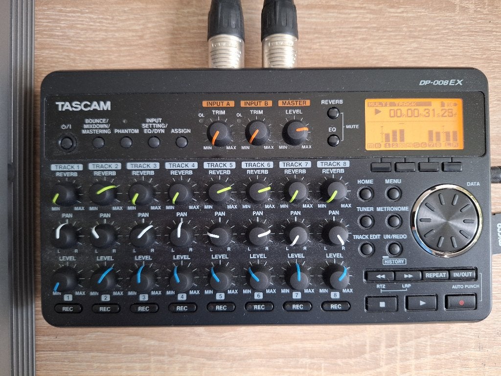 Tascam 8 sporen digitale pocketstudio DP-008EX 8 + adapter, Ophalen of Verzenden, Zo goed als nieuw, 5 tot 10 kanalen, Microfooningang