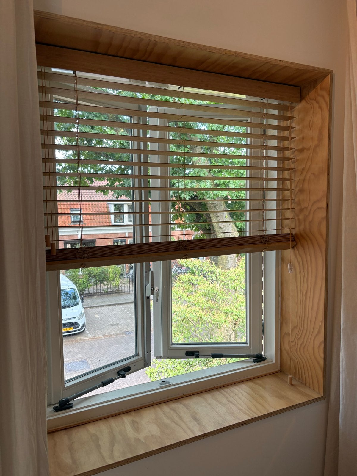 Nieuwe houten jaloezie 50mm honing 108x129cm, Ophalen, Nieuw, Jaloezie, Hout