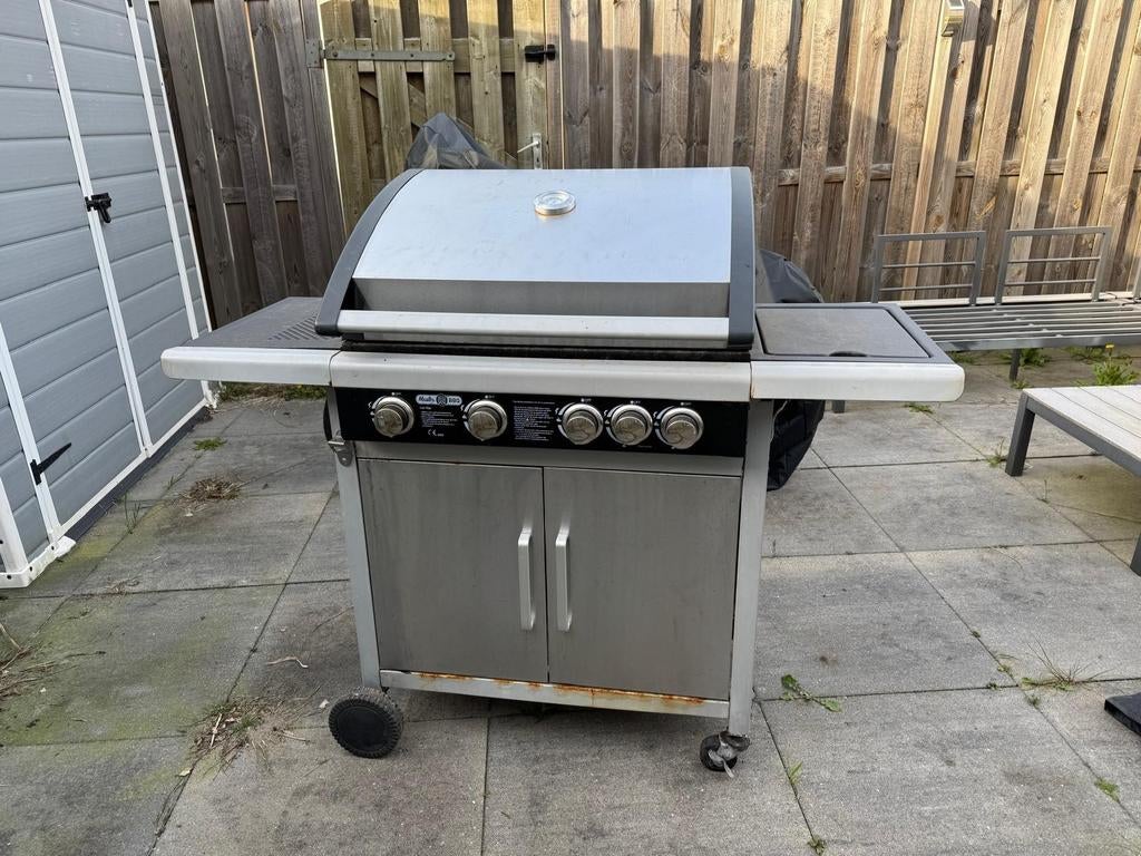 TEAB- Gas BBQ met 4 branders en zijbrander incl.gasfles, Tuin en Terras, Gasbarbecues, Ophalen, Gebruikt, Master BBQ