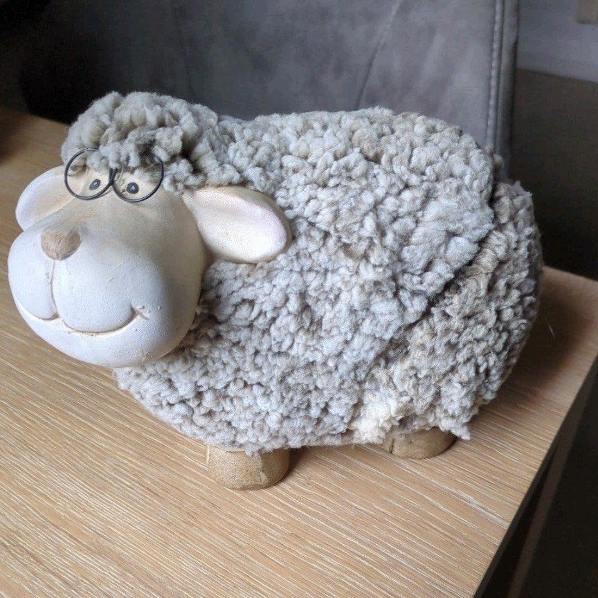Decoratief schaapje - schattige woondecoratie, Ophalen of Verzenden, Grijs, Textiel, Landelijk