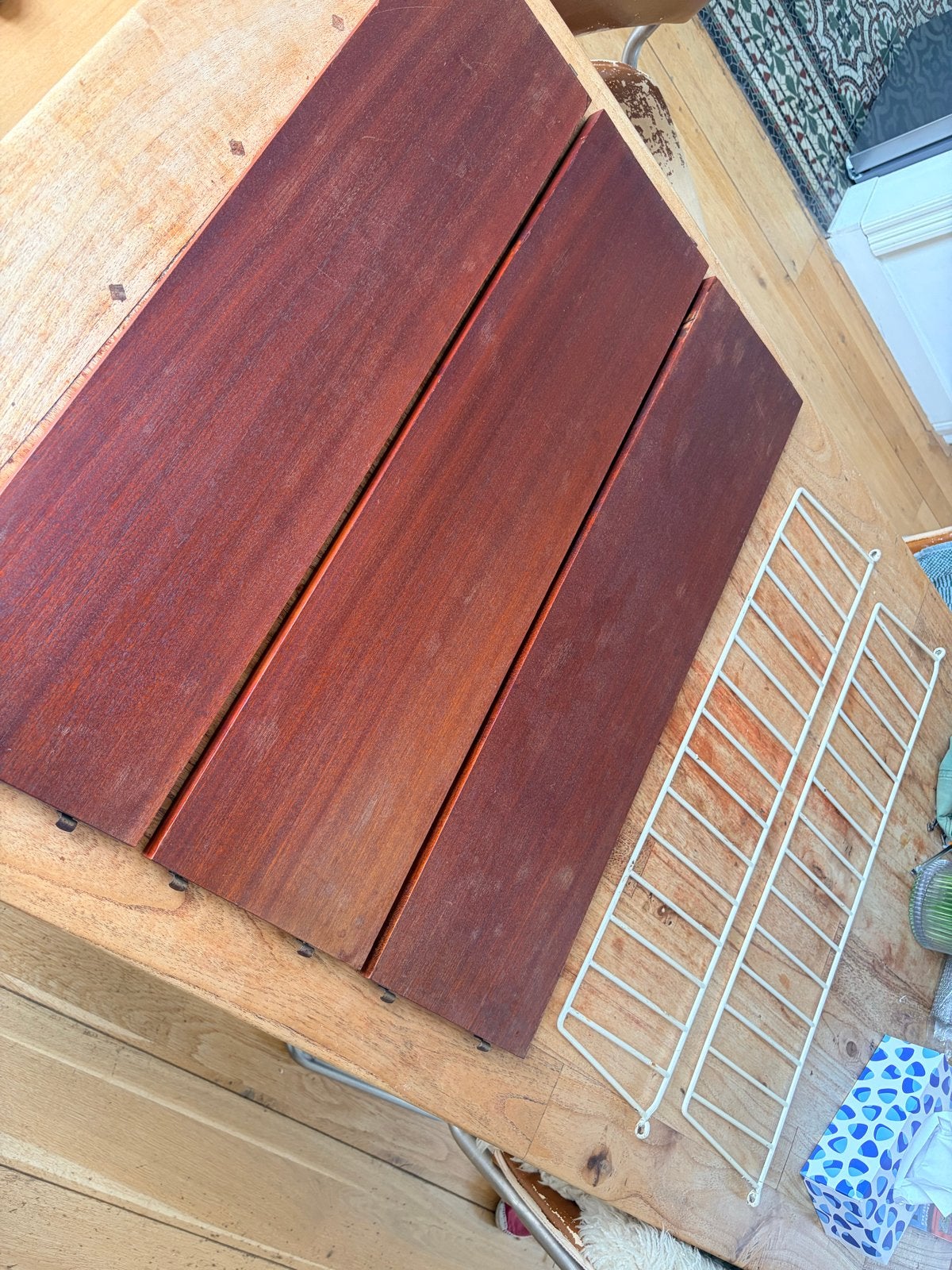 Originele Nisse String wandrek met 3 houten planken, Ophalen, Gebruikt