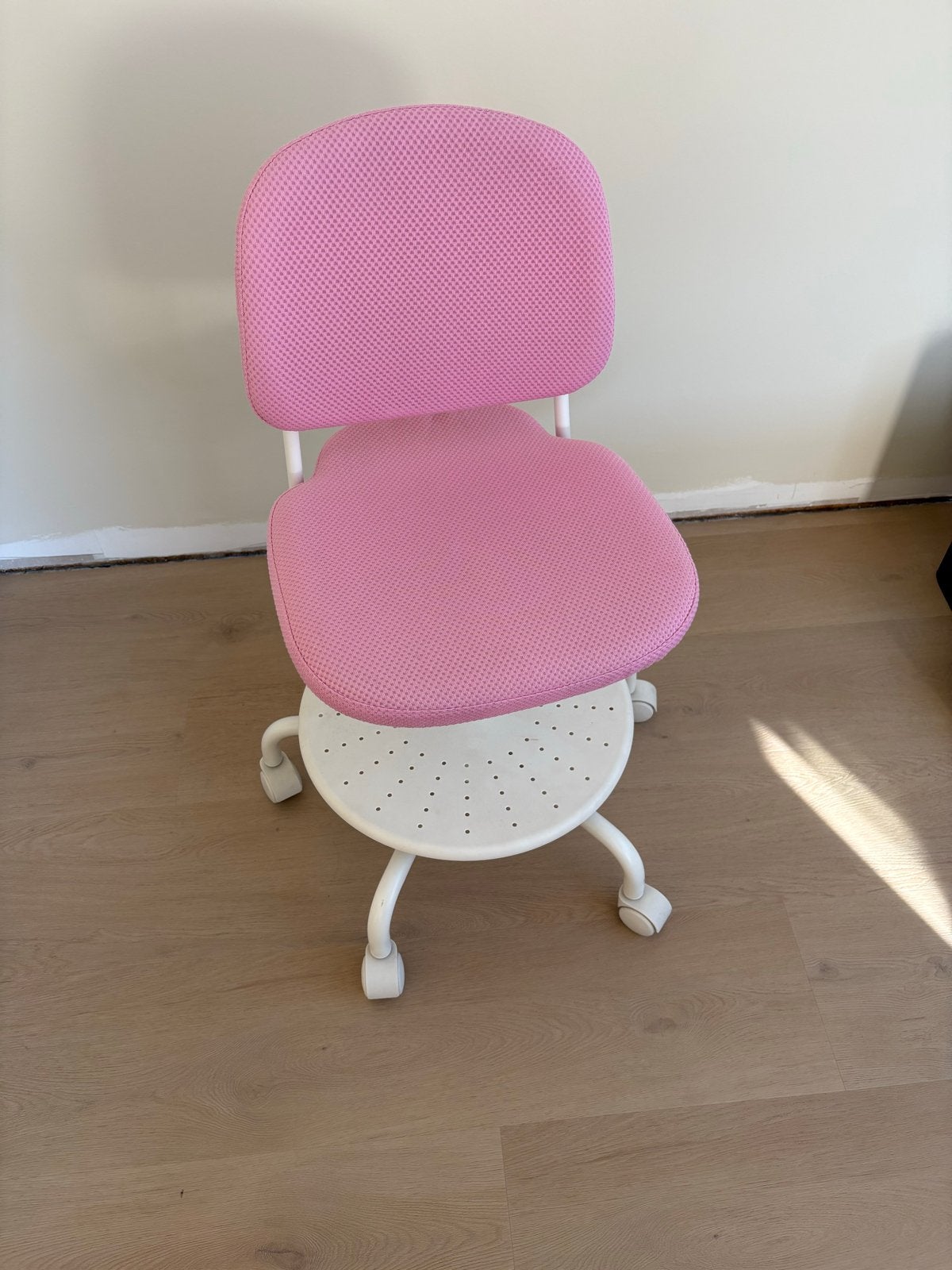 Ikea vimund bureaustoel roze - zeer goede staat, Ophalen, Zo goed als nieuw, Roze, Bureaustoel