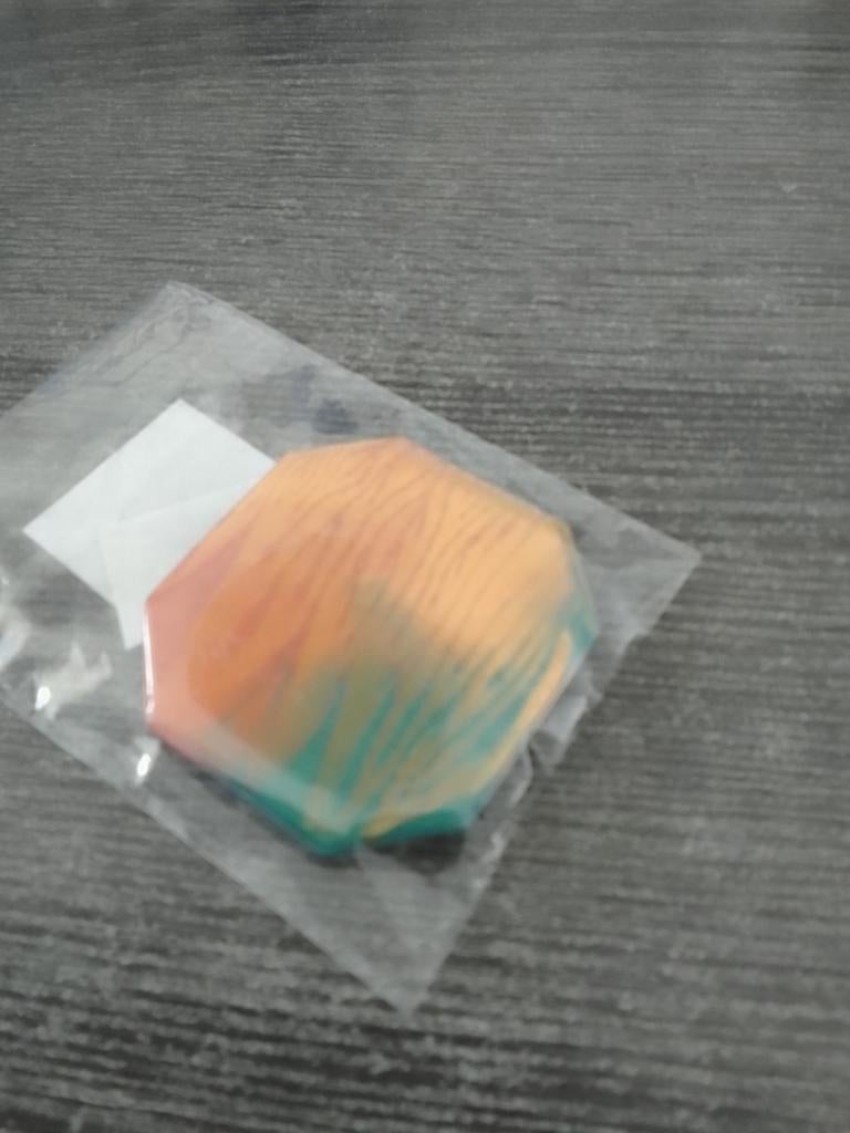 Kleurrijke broche, nieuw in verpakking, Ophalen, Overige materialen, Minder dan 4 cm, Nieuw