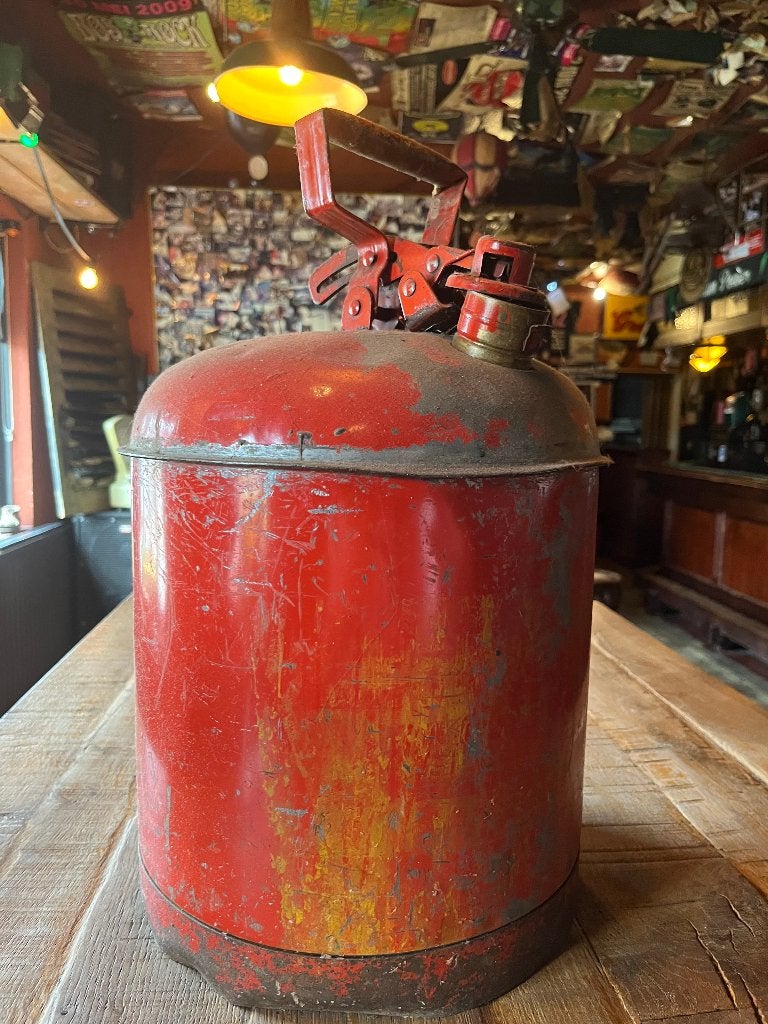 Rode drukketel als decoratie | Café Kremer K055, Ophalen, Gebruikt
