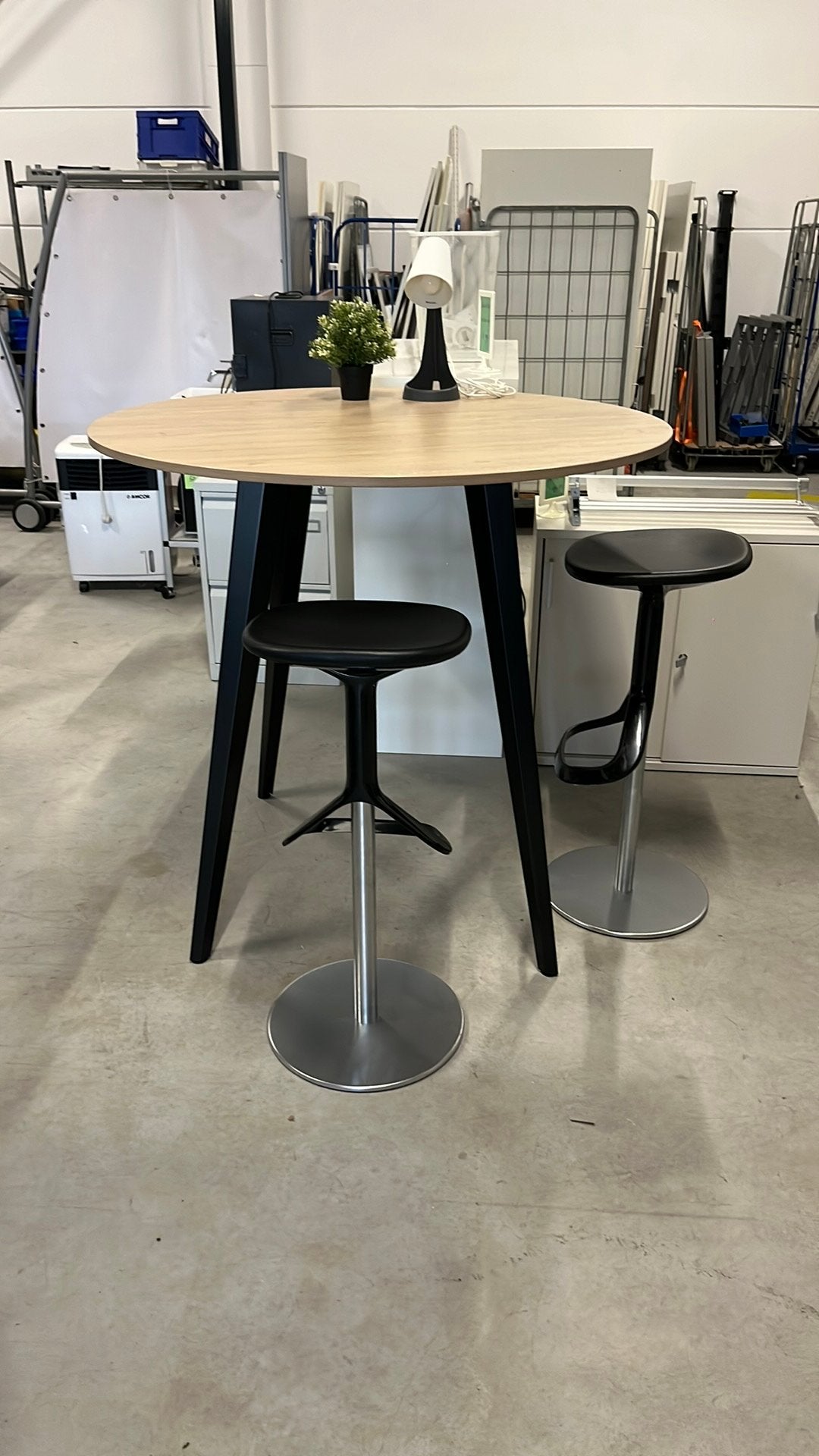 Hoge statafel zonder Walter Knoll Krukken, Ophalen, Geen, Geen, Zo goed als nieuw