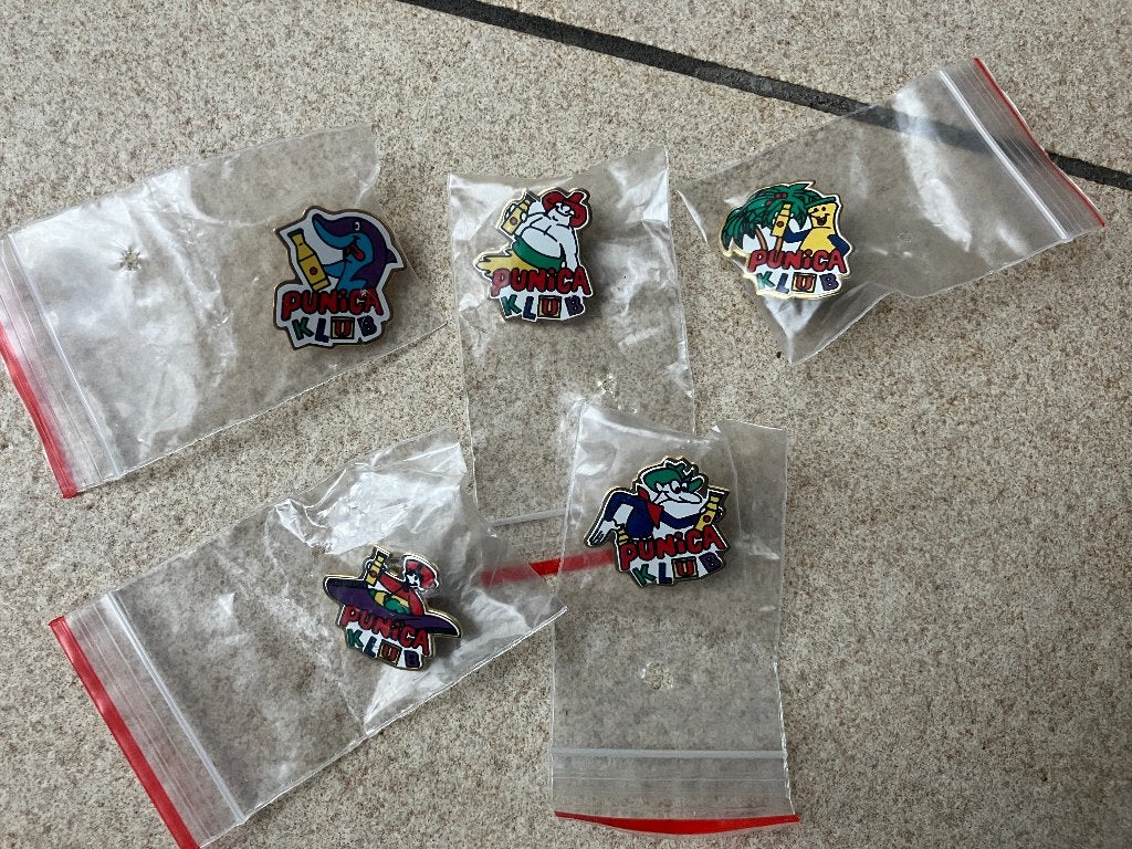 Set van 5 Punica klub pins, Ophalen of Verzenden, Speldje of Pin