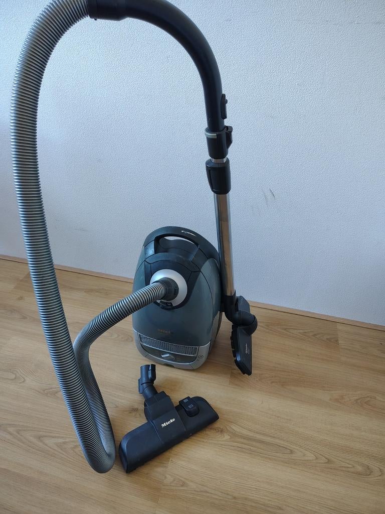 Miele Complete C2 stofzuiger, Witgoed en Apparatuur, Stofzuigers, Ophalen, Gebruikt, Stofzak, Stofzuiger