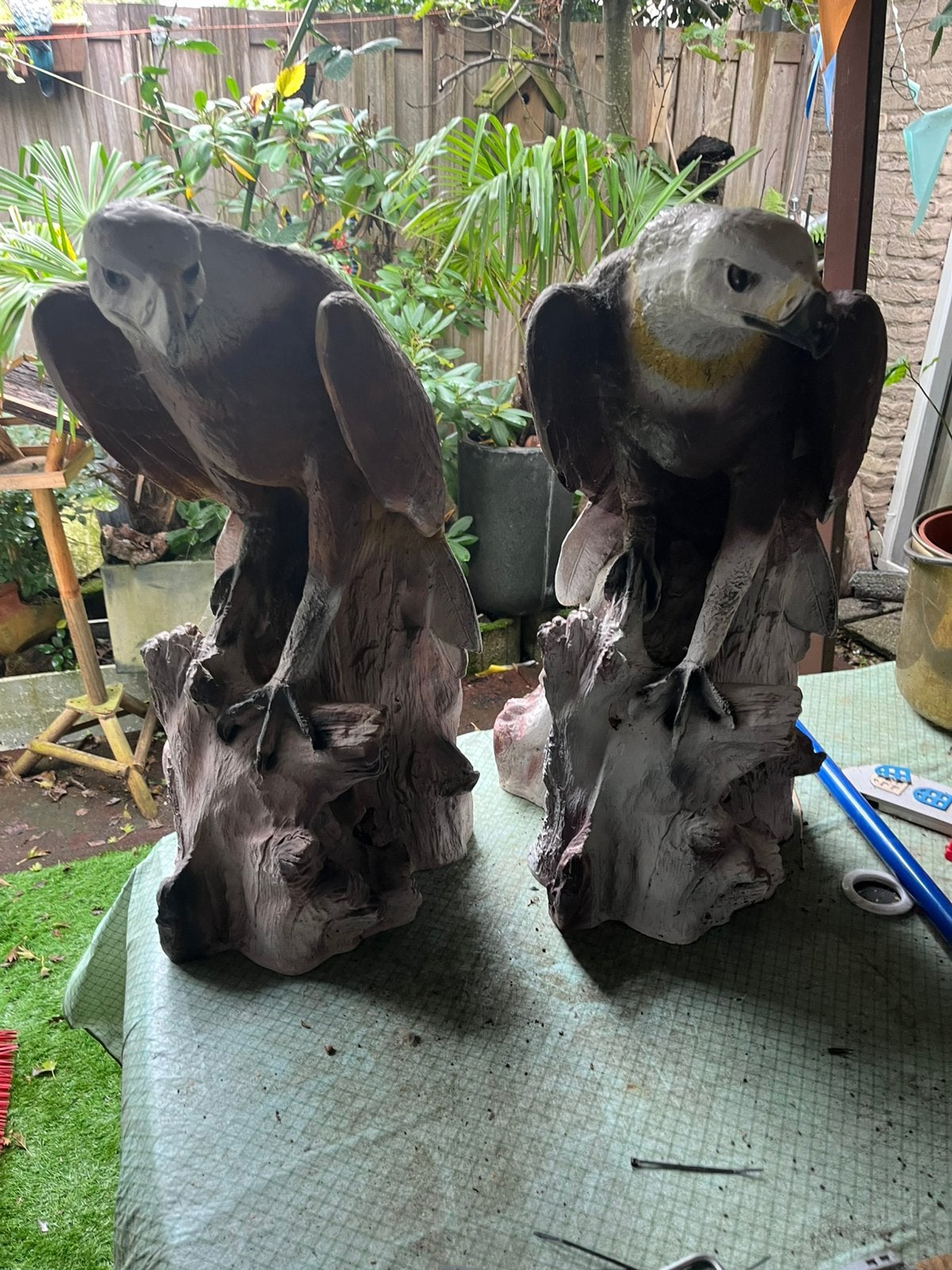 2 grote vogels op rots blok, Ophalen, Kunststof, 50 - 100 cm, Beeld