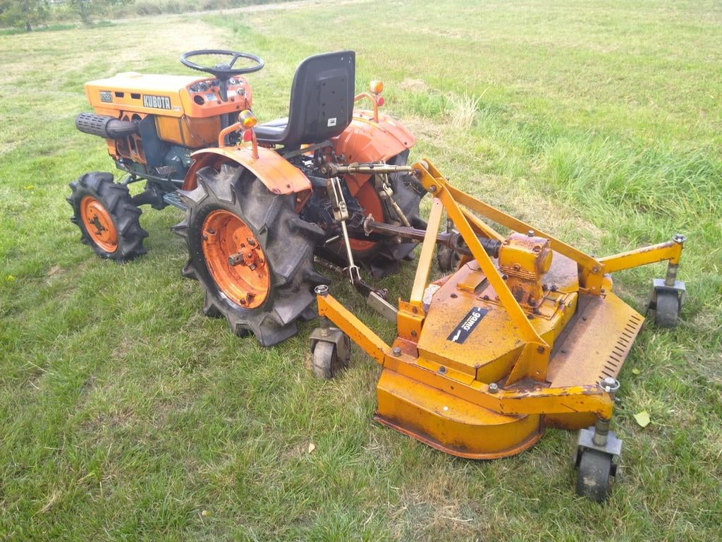 Kubota 4x4 met grasmaaier, Tuin en Terras, Grasmaaiers, Ophalen, Cirkelmaaier, Gebruikt, Versnellingen