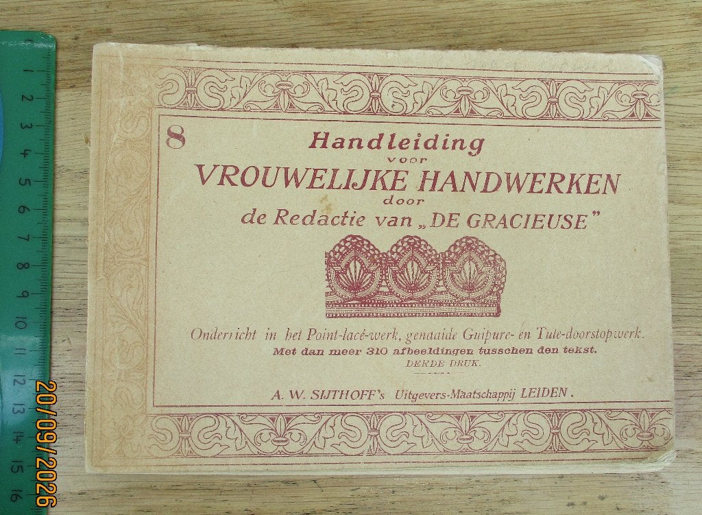 Antiek boekje handleiding vrouwelijke handwerken Gracieuse 8, Ophalen of Verzenden, Gebruikt, Patroon