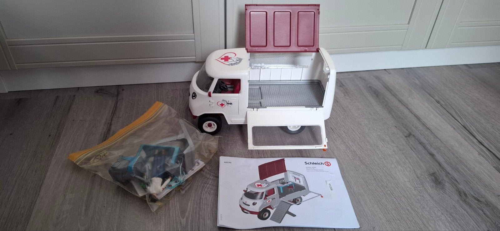 42370 Schleich Dierenarts Auto met Accessoires - Compleet Se, Ophalen, Zo goed als nieuw