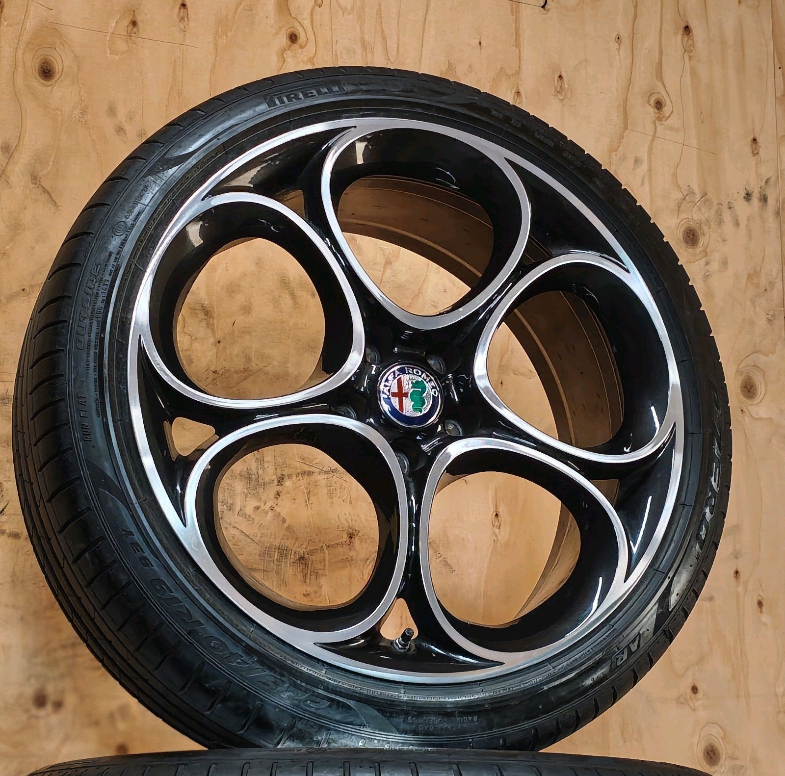 org. 19" ALFA ROMEO Giulia velgen Pirelli zomerbanden 
Prach, Alfa, Gebruikt, 255 mm, Alfa