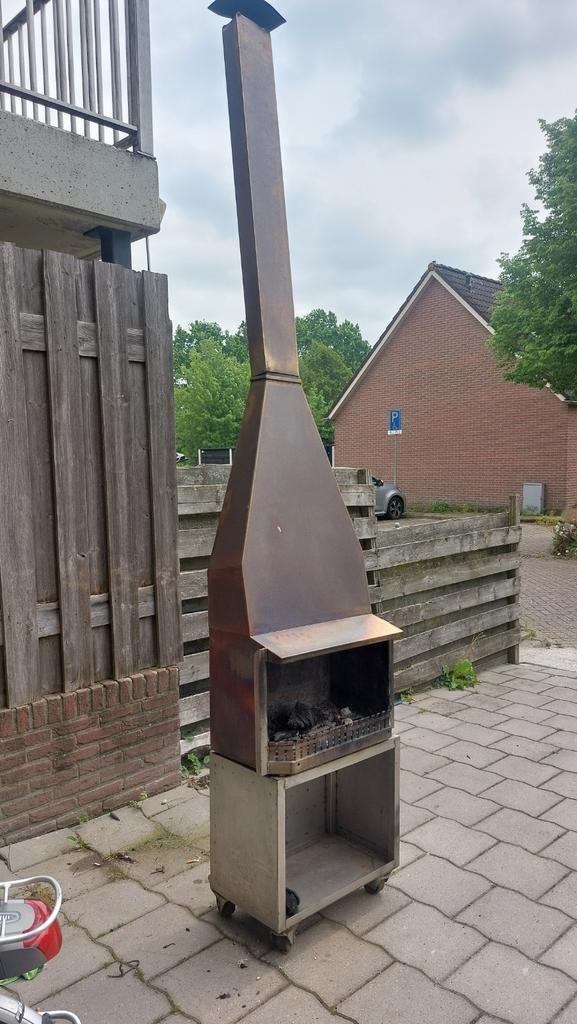 Robuuste buitenhaard/BBQ met schoorsteen, Ophalen of Verzenden, Gebruikt, Onbekend