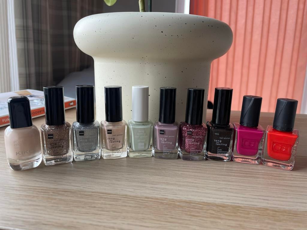 Tien verschillende kleuren nagellak, deels ongebruikt, Overige kleuren, Ophalen of Verzenden, Zo goed als nieuw, Handen en Nagels