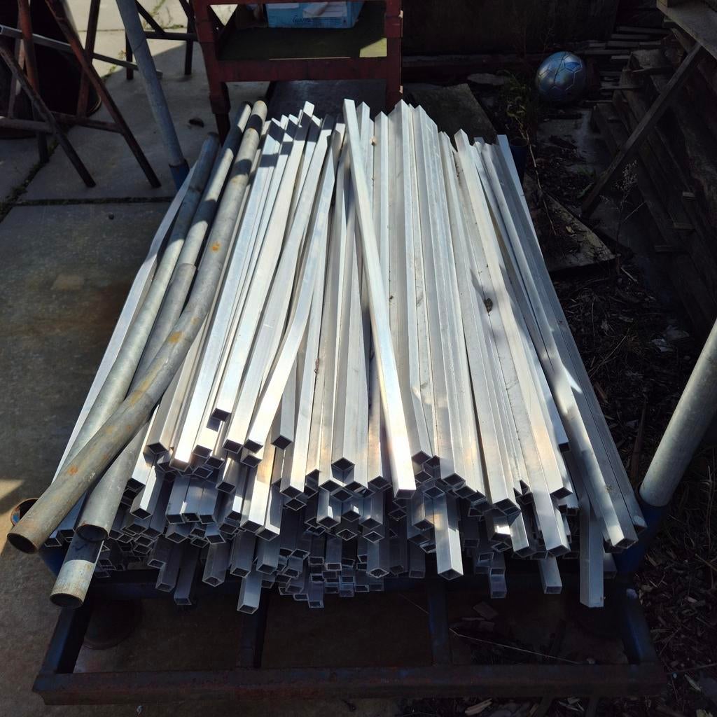Aluminium kokers 25x25 mm +/- 800 stuks., Doe-het-zelf en Verbouw, Metalen, Gebruikt, Aluminium, Ophalen