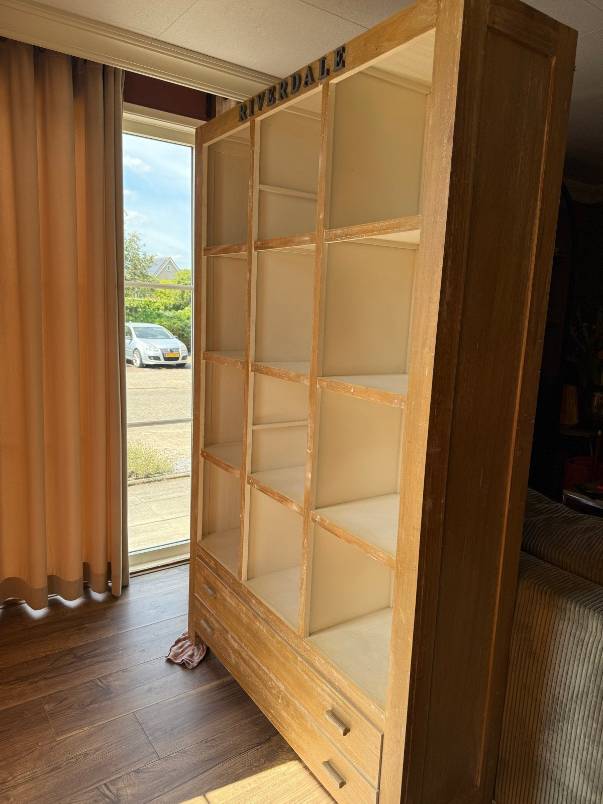 Riverdale Boekenkast met Lades - Stijlvol en Functioneel, Huis en Inrichting, Ophalen, Gebruikt, 50 tot 100 cm, Met lade(s)