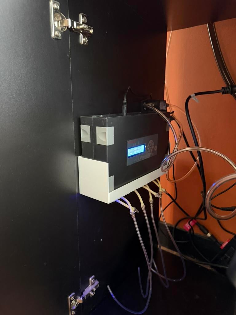 Wandhouder voor Jebao DP-4 Doseerpomp - MaLo Design, Marconistraat 6F 1704RG Heerhugowaard, Nieuw, Ophalen of Verzenden, MaLo Designs