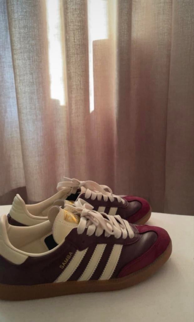 Adidas Samba Bordeaux - Maat 39,5 - Zo goed als nieuw, Verzenden, Zo goed als nieuw, Rood, Sneakers of Gympen