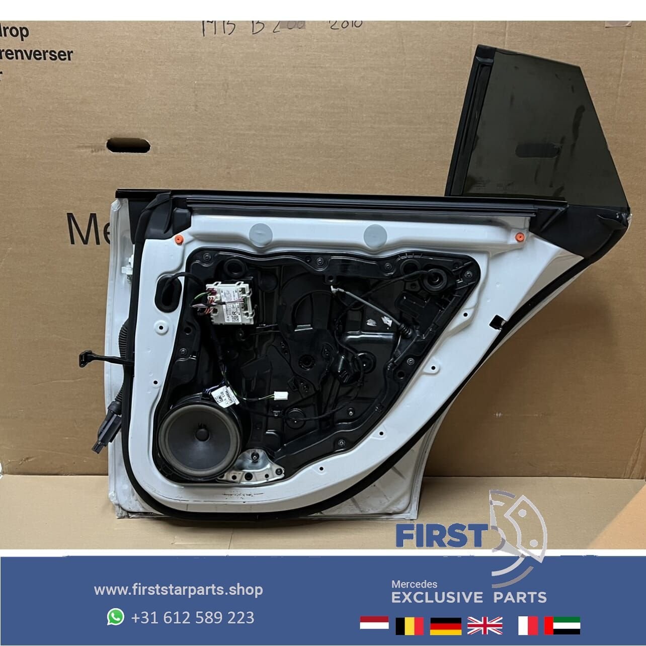 W118 C118 X118 CLA DEUR PORTIER WIT COMPLEET RECHTS ACHTER M, Auto-onderdelen, Gebruikt, -, Deur, Achter