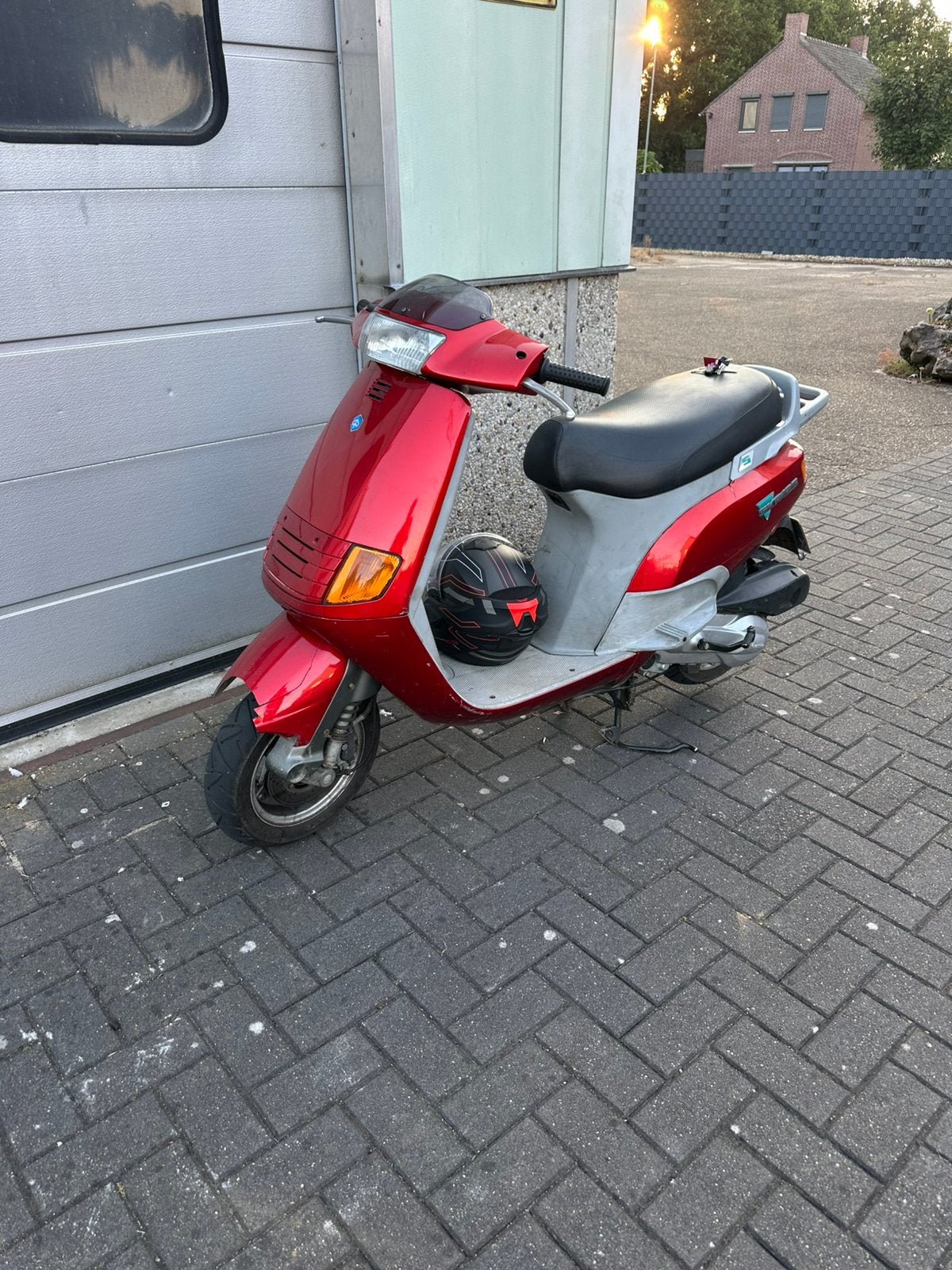 Skipper 125 cc duitse papieren, Fietsen en Brommers, Scooters | Piaggio, Ophalen, Zo goed als nieuw, Tweetakt, Overige modellen