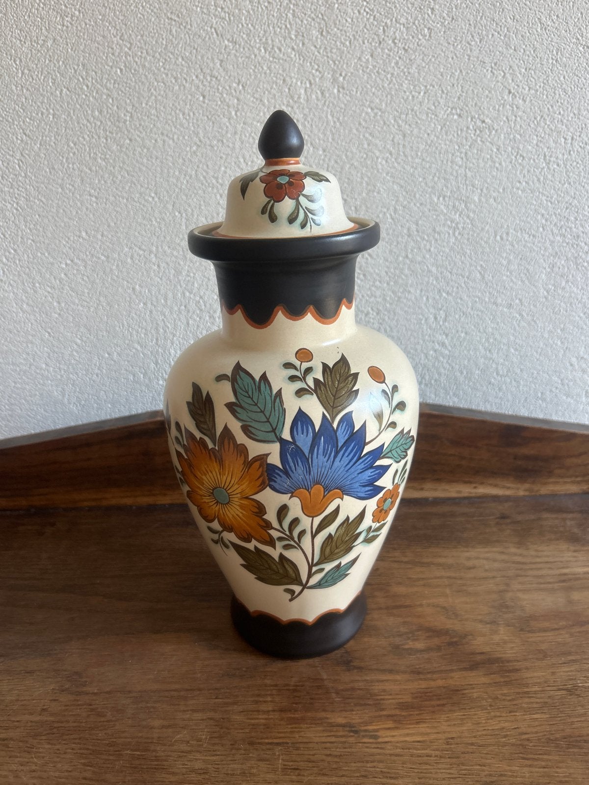 Flora Gouda Plateel Holland Handwerk vaas met deksel, Ophalen of Verzenden
