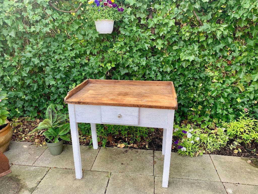 Antiek bureau / sidetable, Ophalen