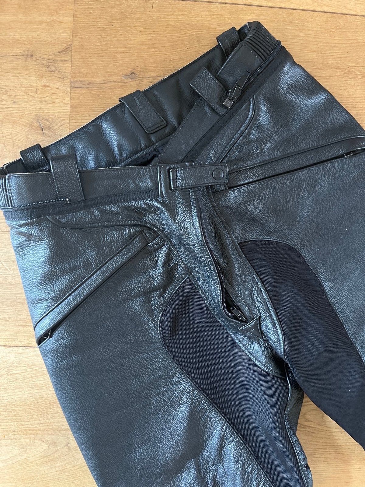 Dainese Lederen Motorbroek Maat 52 - Zeer Goede Staat, Motoren, Ophalen of Verzenden, Tweedehands, Heren, Broek | leer