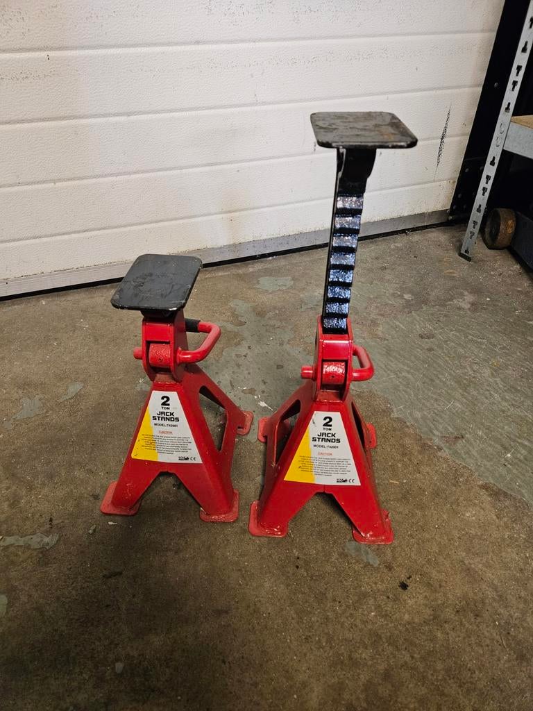 Assteunen 2 ton, Ophalen of Verzenden, Zo goed als nieuw, Manueel, Garagekrik