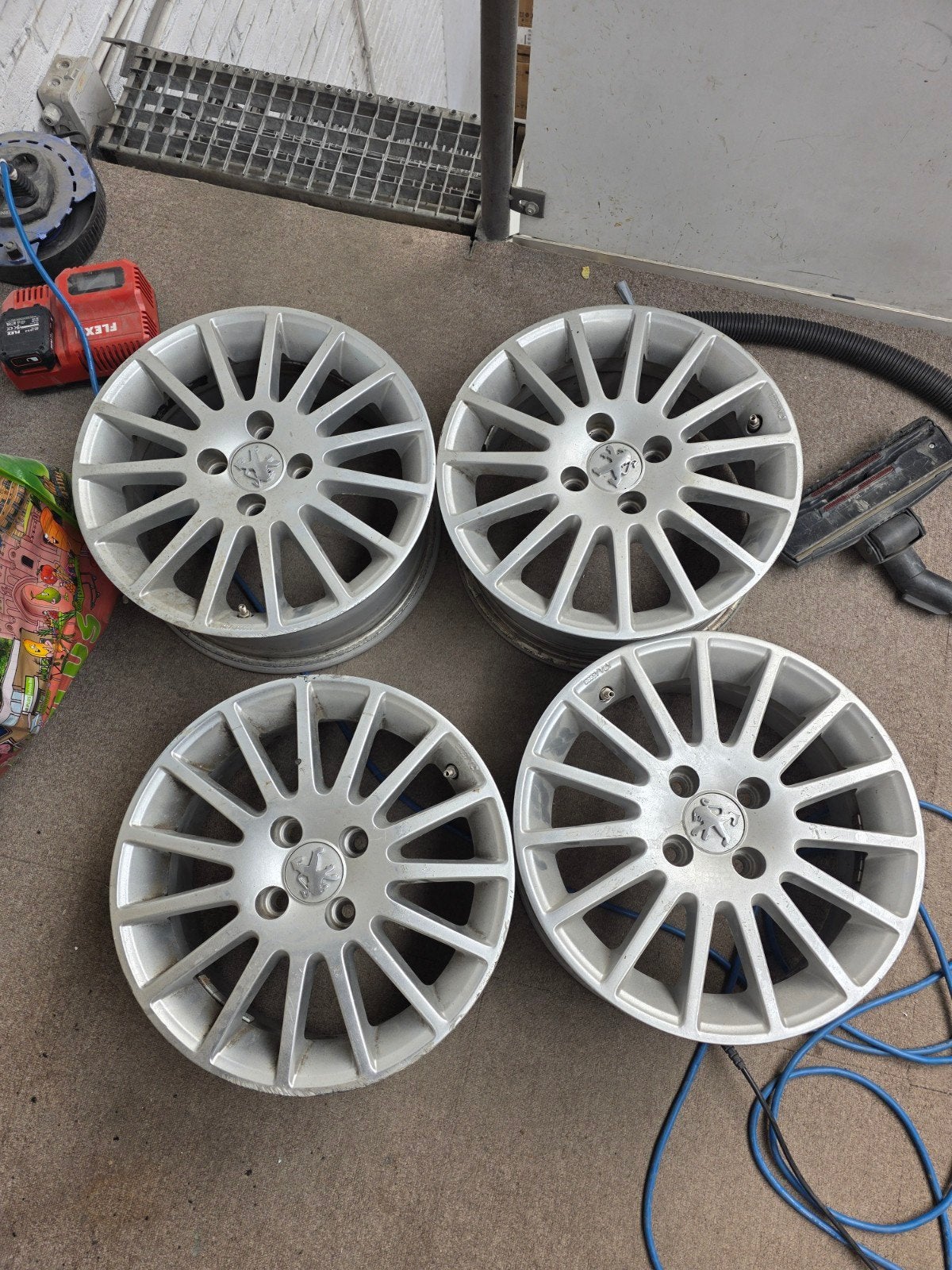 Originele Peugeot Borbet Velgen ET 43, Ophalen, Gebruikt