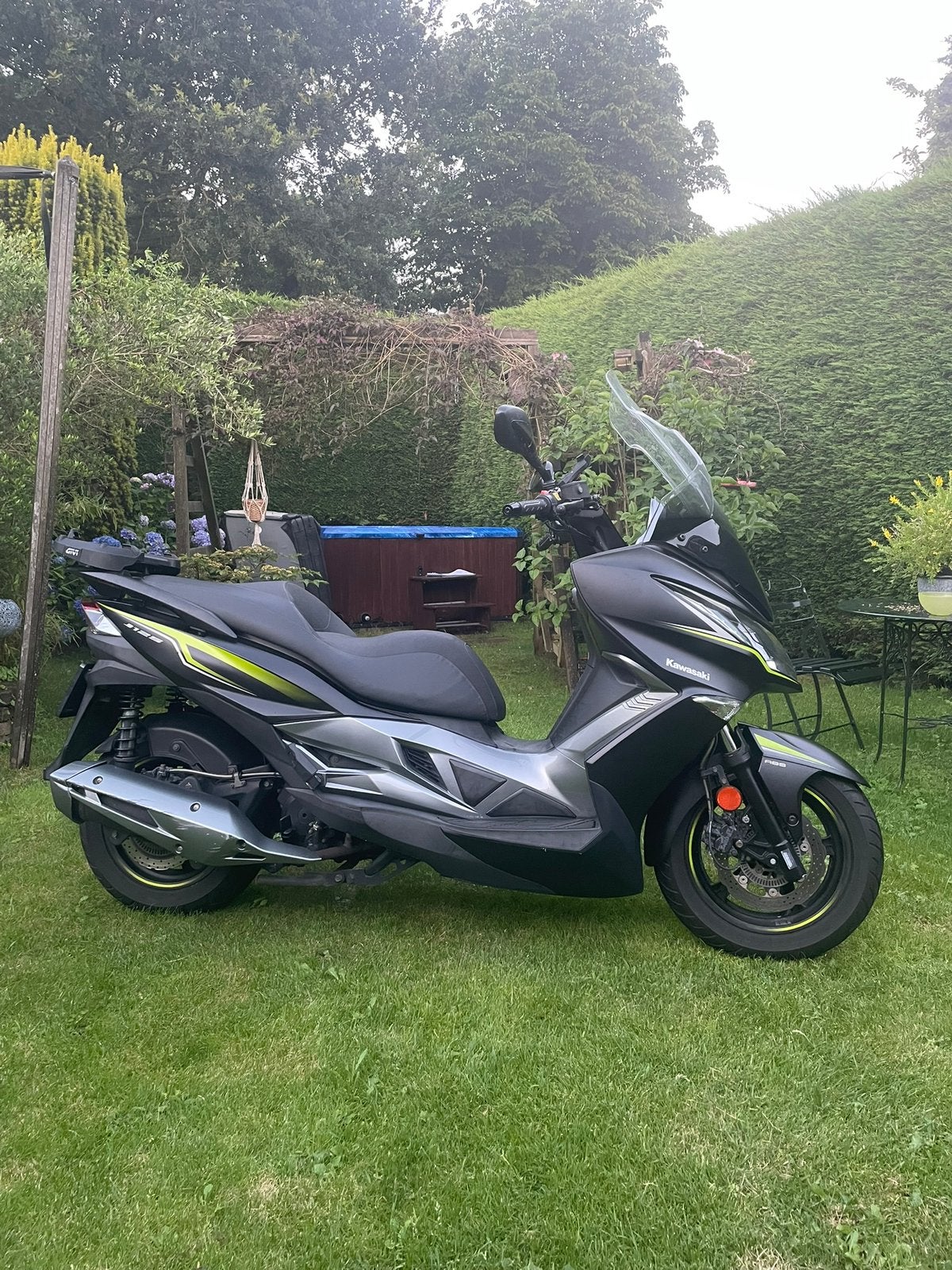 Kawasaki scoter 125cc Uniek in Nederland, Ophalen, 125 cc, Zo goed als nieuw, Benzine