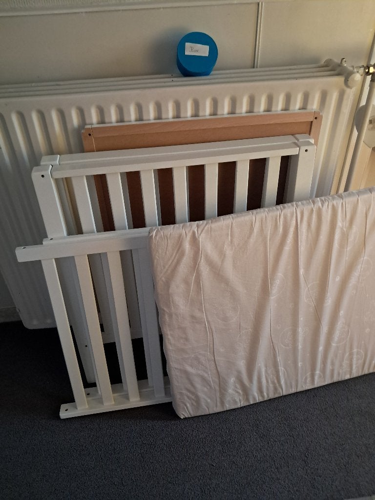 Baby-box wit. Merk  Casper, Ophalen, Zo goed als nieuw, Vierkant, In hoogte verstelbaar