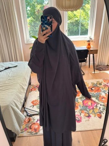 Blauw/grijze jilbab, Kleding | Dames, Jurken, Ophalen of Verzenden, Zo goed als nieuw, Blauw, Boven de knie