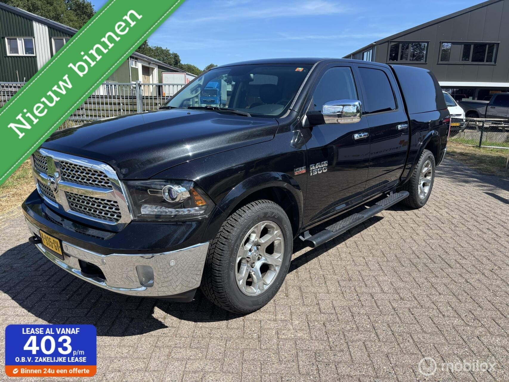 Dodge Ram 1500 Laramie Crew Cab 4x4, Auto's, Dodge, Gebruikt, 5654 cc, Zwart, Vierwielaandrijving
