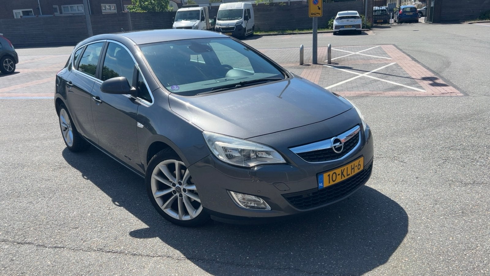 Opel Astra 1.6 16V 5D 2010 NAP, Auto's, Opel, Particulier, Astra, Airconditioning, Bluetooth, Cruise Control, Metallic lak, Navigatiesysteem