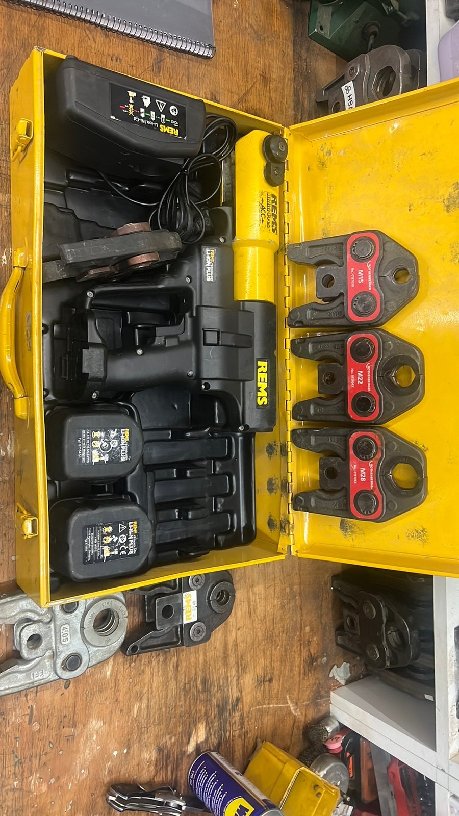 Perstang rems acc 14,4 v li ion groot inc 6 persbekken, Ophalen of Verzenden, Zo goed als nieuw